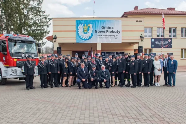 Ćwiczenia strażaków w Nowych Piekutach: symulacja katastrofy lotniczej