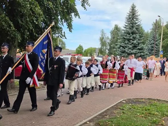 Dożynki Gminno-Parafialne w Wojnach-Krupach: Święto plonów z tradycją i radością