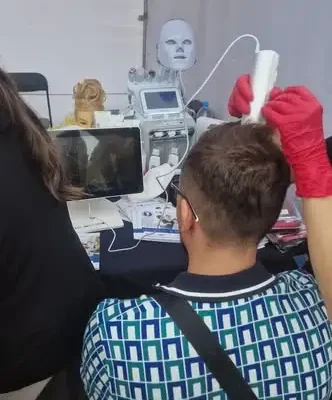 Uczniowie z Ciechanowca promowali fryzjerstwo na Dniu Rodziny w Warszawie