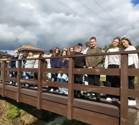 Uczniowie z Wysokiego Mazowieckiego posprzątali bulwary nad Brokiem