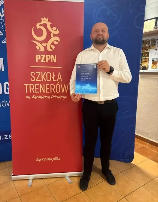 Trener Tomasz Kozikowski zdobył licencję UEFA B