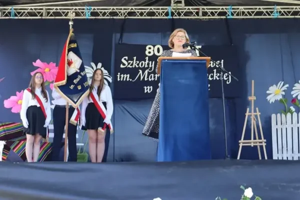 Szkoła w Sokołowie zaostrza procedury bezpieczeństwa. Dyrekcja apeluje do rodziców o spokój