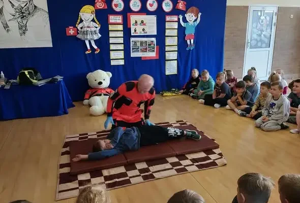 Uczniowie klas I–III spotkali się z ratownikiem medycznym