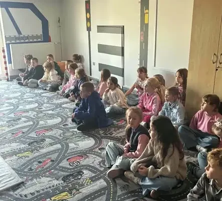 Lekcja bezpieczeństwa w Komendzie Policji w Wysokiem Mazowieckiem
