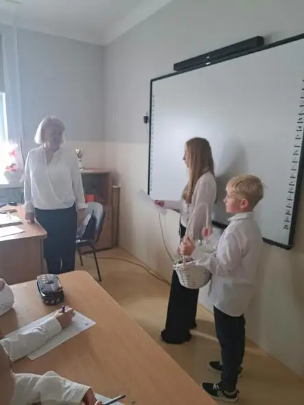 Dzień Edukacji Narodowej w SP nr 1 w Wysokiem Mazowieckiem – słodki poczęstunek od uczniów