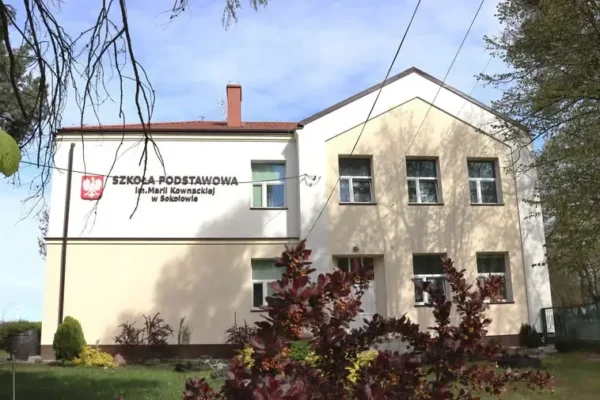 Szkoła Podstawowa w Sokołowie wprowadza zamknięte drzwi dla bezpieczeństwa uczniów